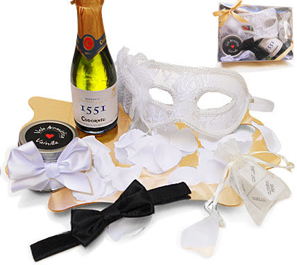 INEDIT - EROTIC WHITE VENETIAN MASK KIT